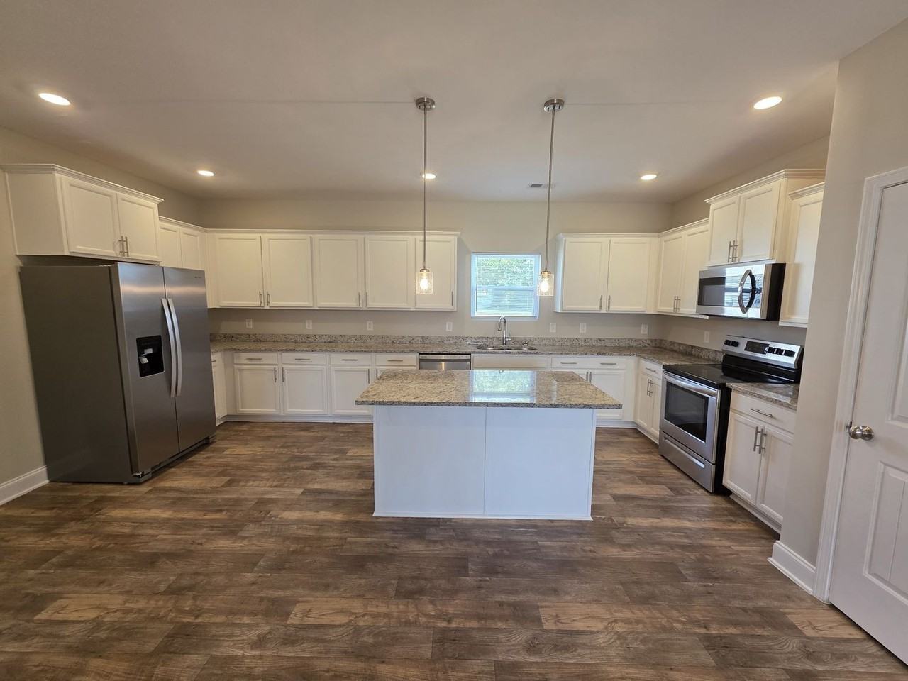 2260 Viking Ct - Photo 2 of 14