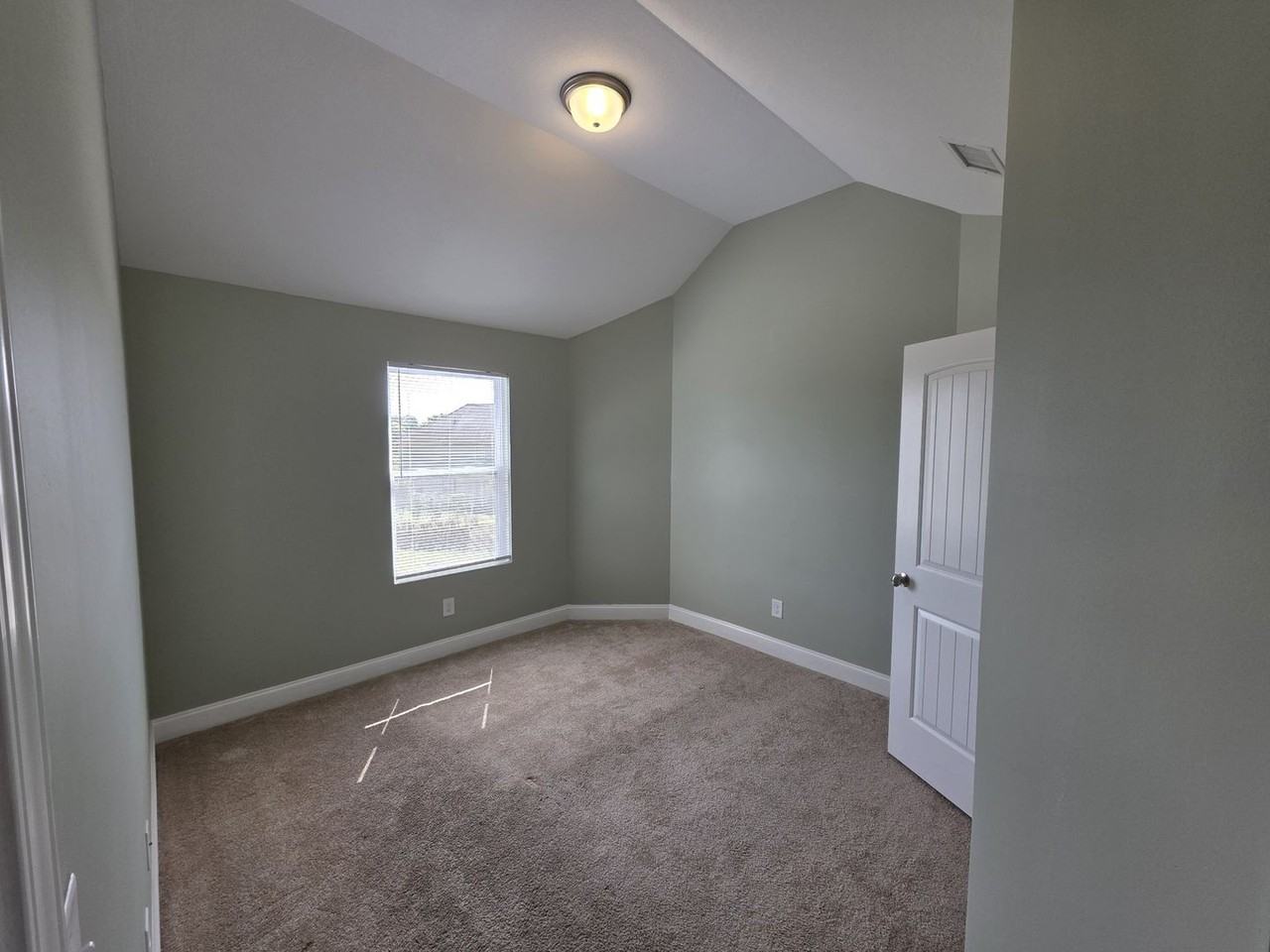 2260 Viking Ct - Photo 6 of 14