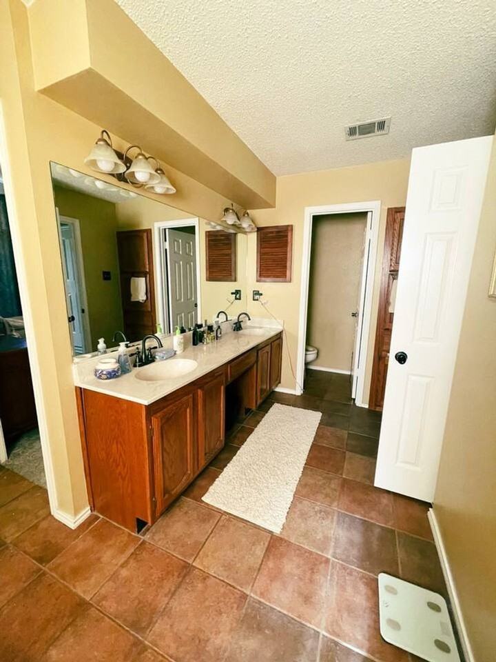 1807 Michael Wayne Dr - Photo 7 of 15