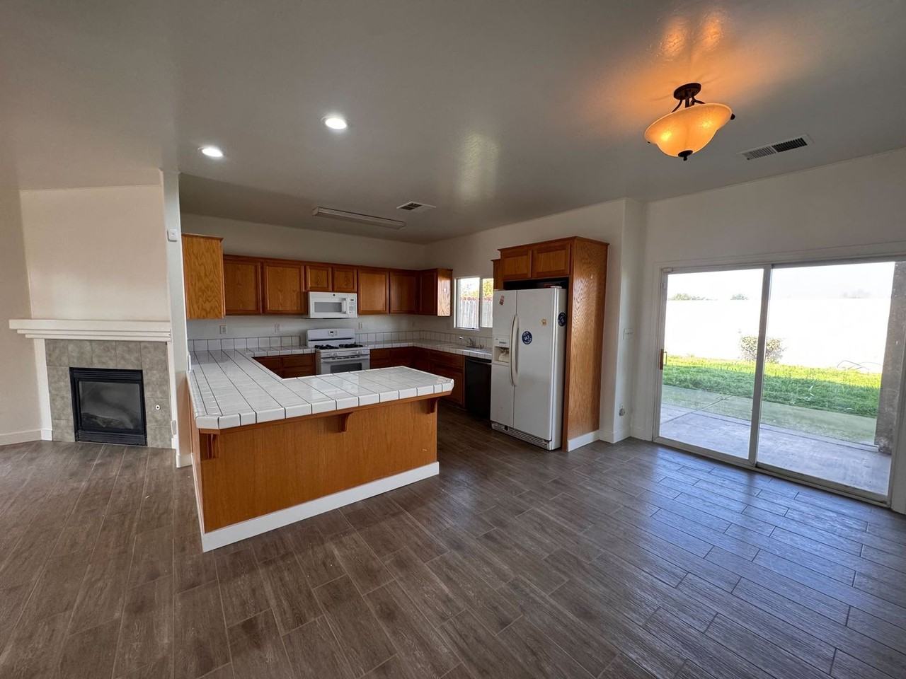 716 New Zealand Dr - Photo 3 of 16