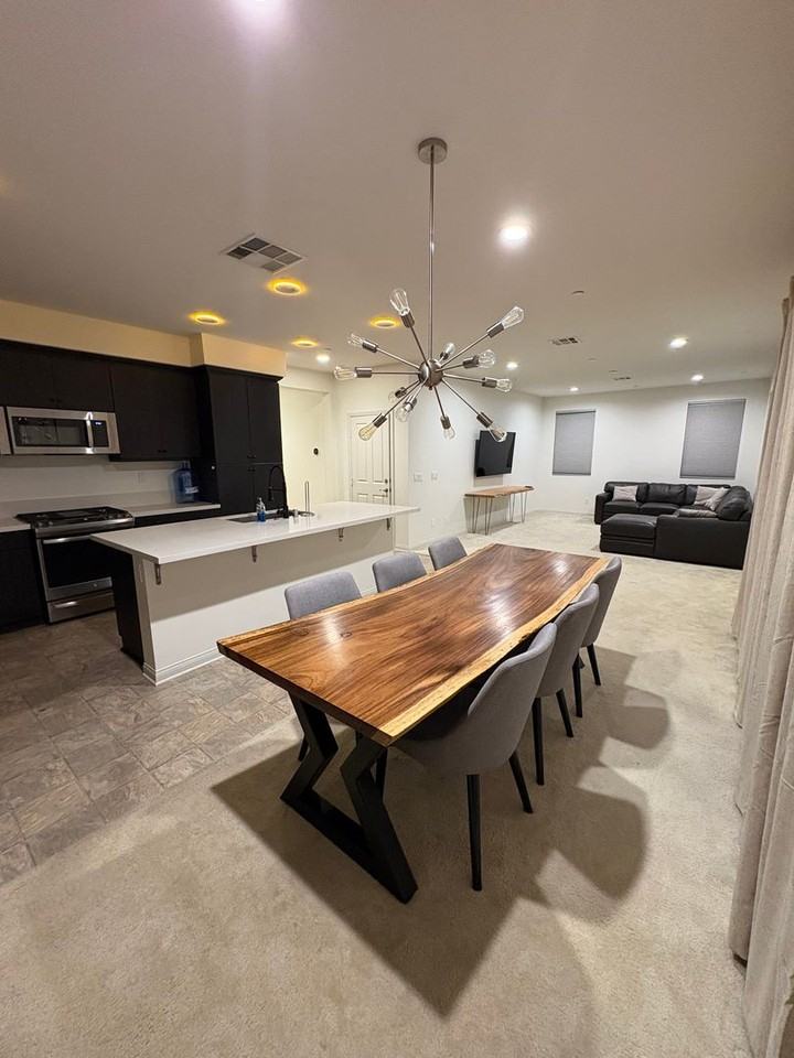 1028 18th St - Photo 4 of 34