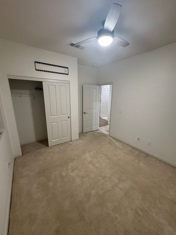 1028 18th St - Photo 6 of 34