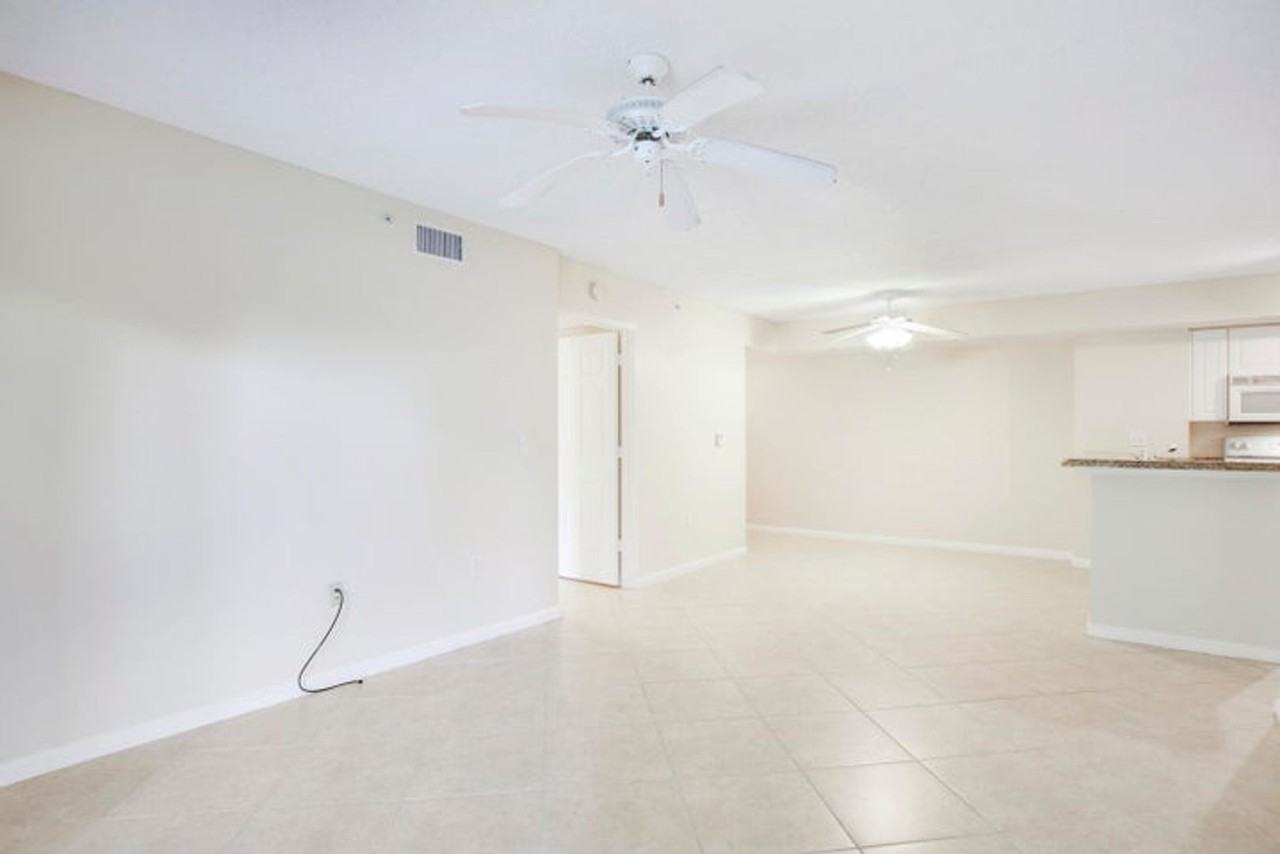 284 Village Blvd - Photo 4 of 18