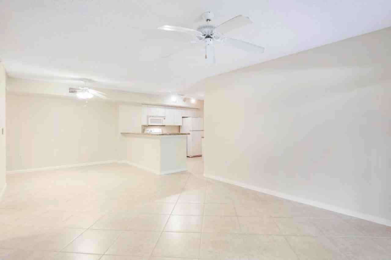 284 Village Blvd - Photo 5 of 18