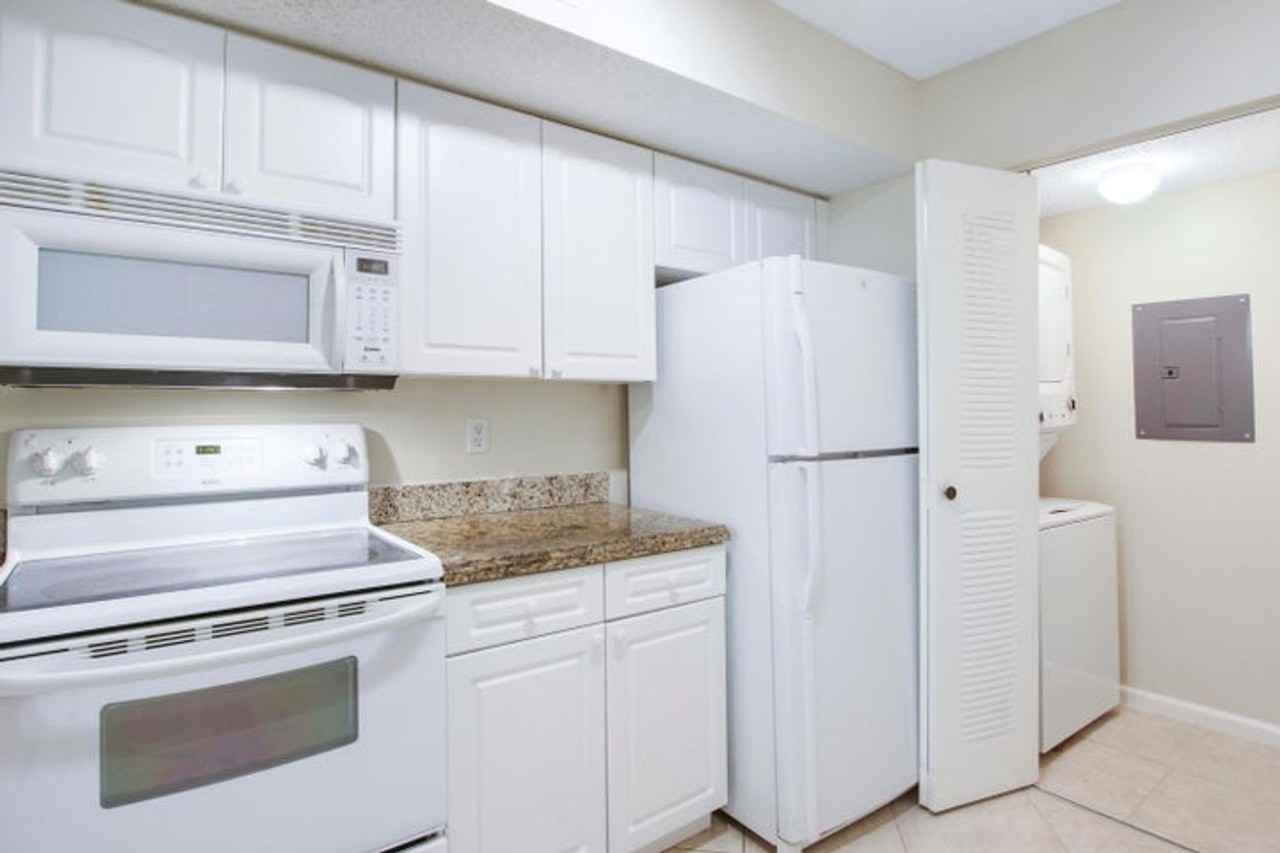 284 Village Blvd - Photo 7 of 18