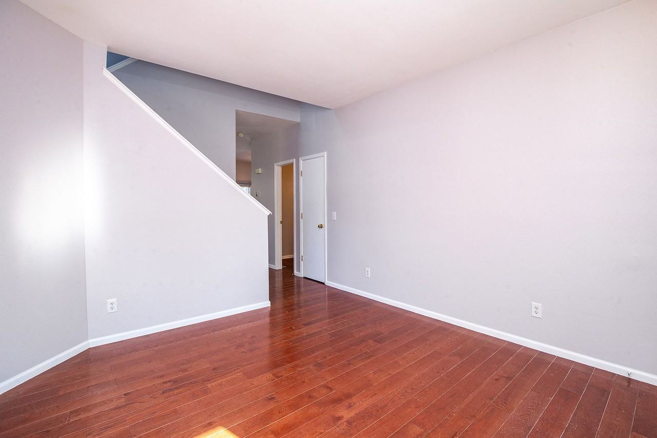 7220 Mount Higgins Hts - Photo 4 of 26