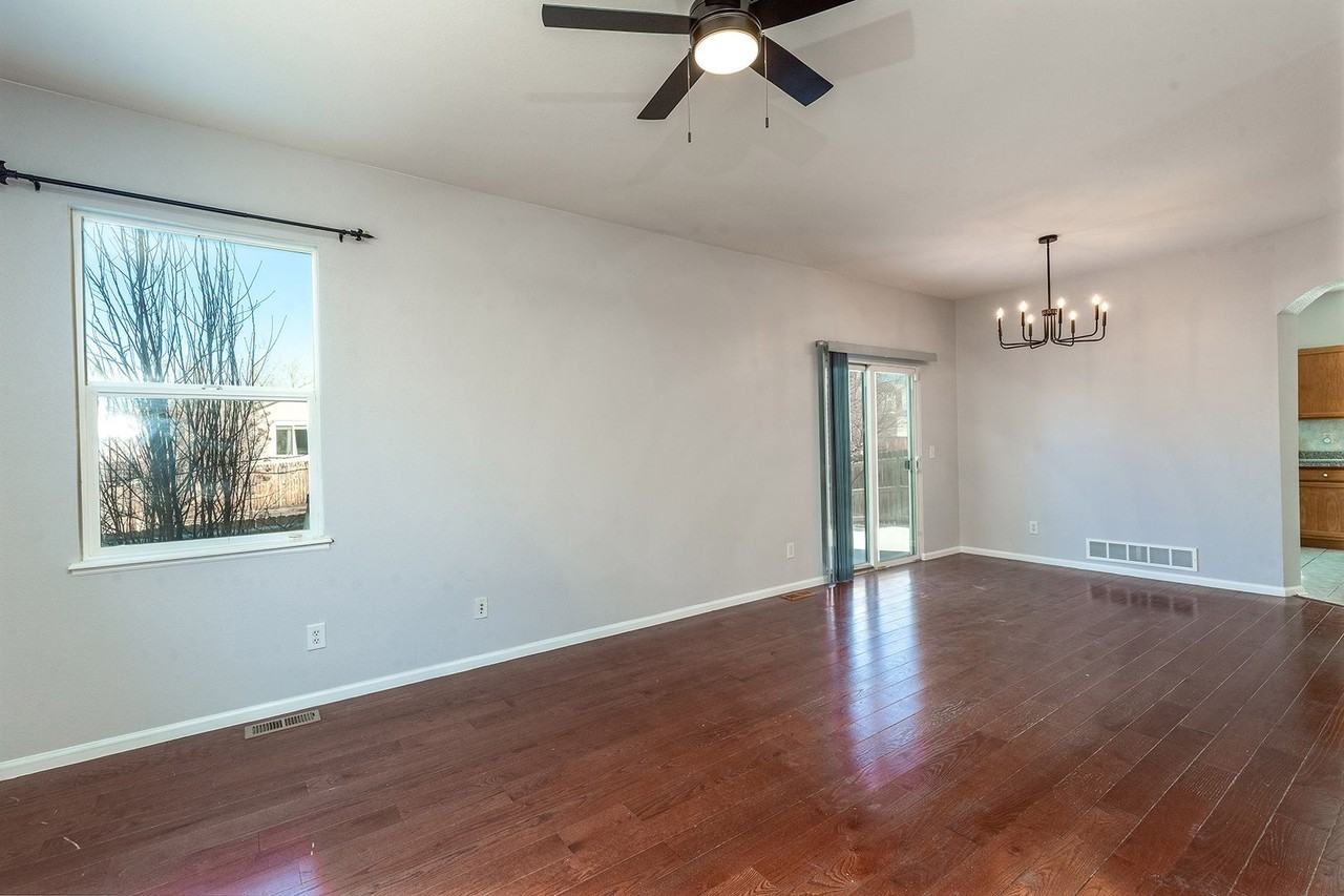 7220 Mount Higgins Hts - Photo 6 of 26