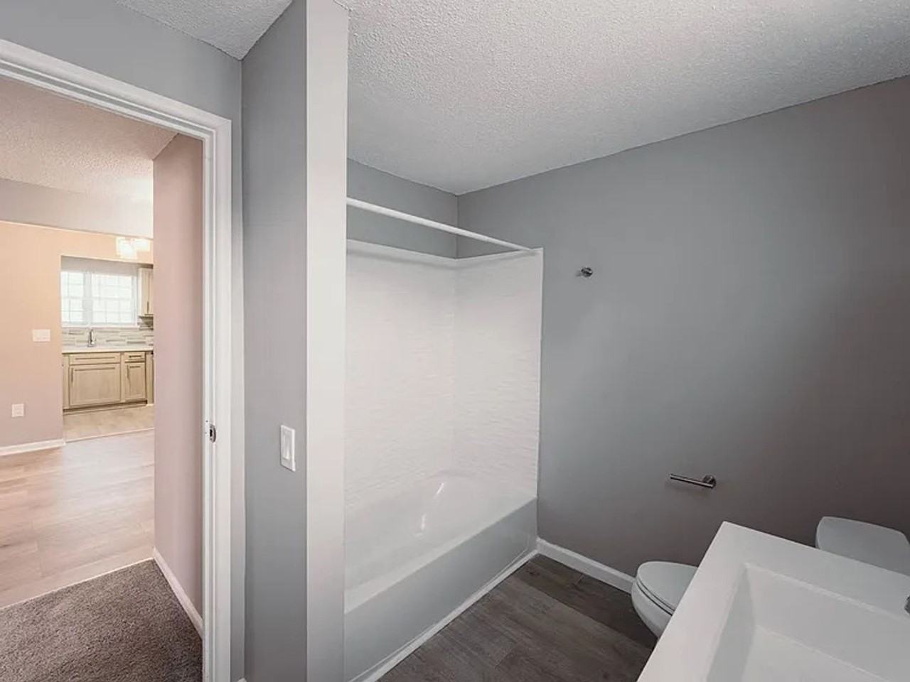 164 Coe Ave - Photo 4 of 7