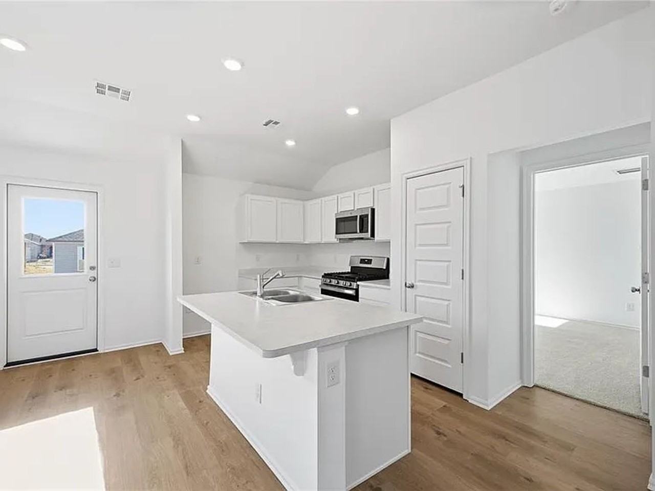 12036 12036 SW 36th St - Photo 2 of 22