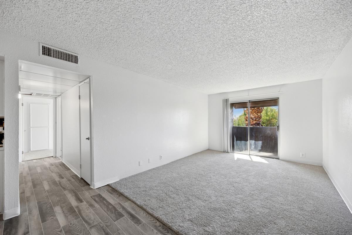 3161 W Cheryl Dr - Photo 3 of 22