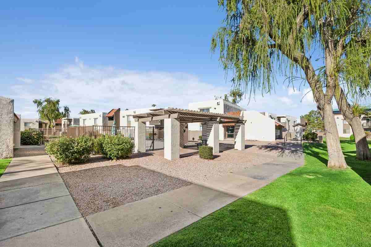 3161 W Cheryl Dr - Photo 6 of 22