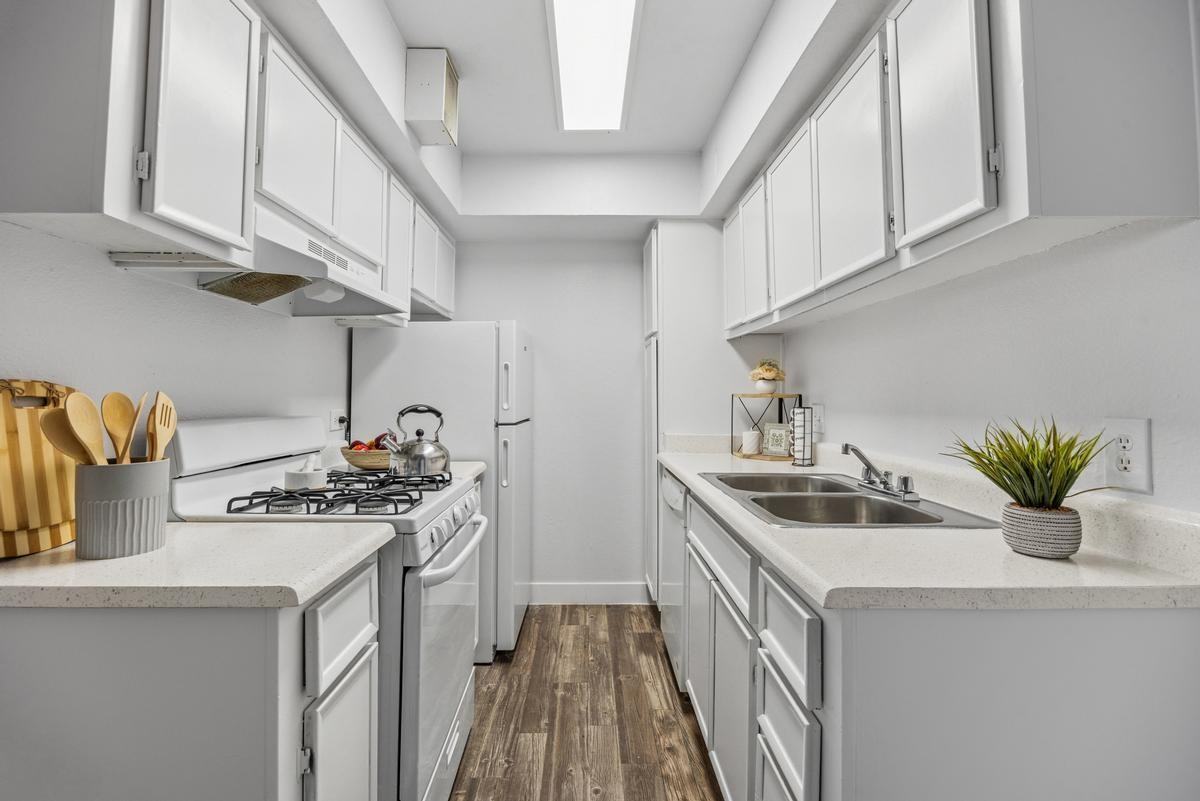 3161 W Cheryl Dr - Photo 5 of 22