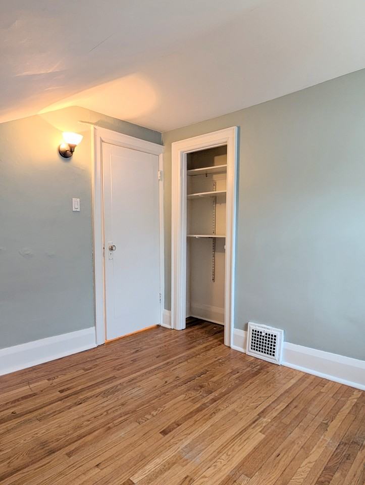 164 Centre Street North - Photo 7 of 10