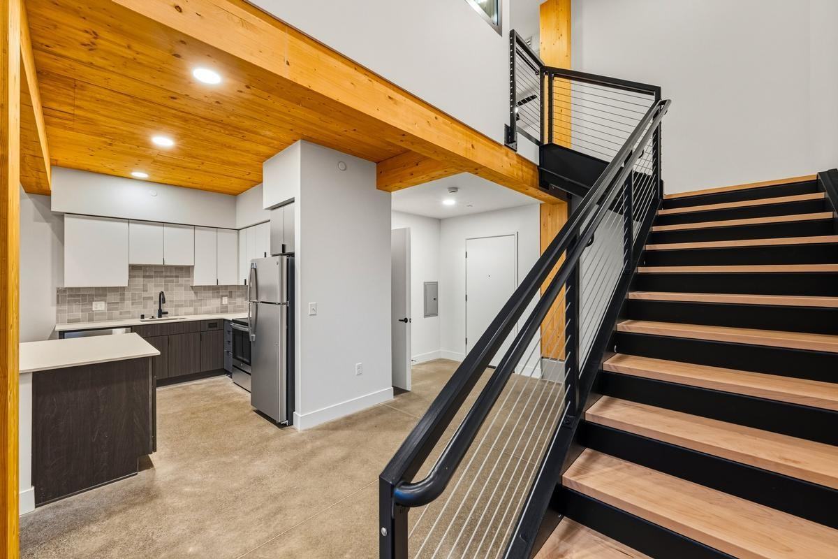 208 N Samish Way - Photo 3 of 25