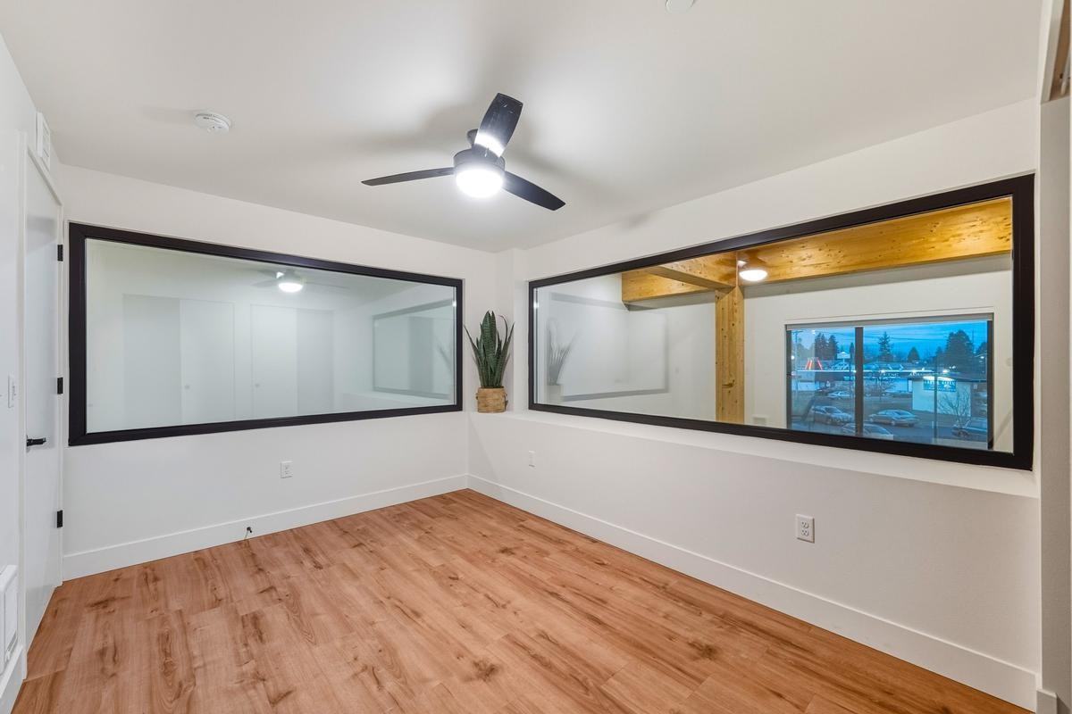 208 N Samish Way - Photo 7 of 25