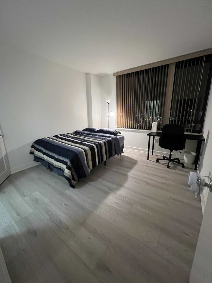 700 4th Street - Photo 5 of 27