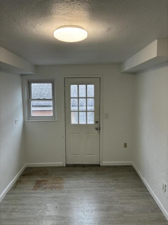 323 Smith Way - Photo 4 of 8