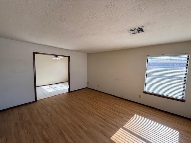 114 Barrett Pl - Photo 3 of 9