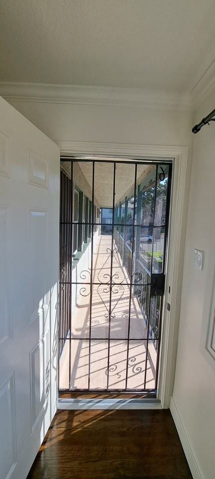 4167 Somerset Drive #6 - Photo 2 of 12