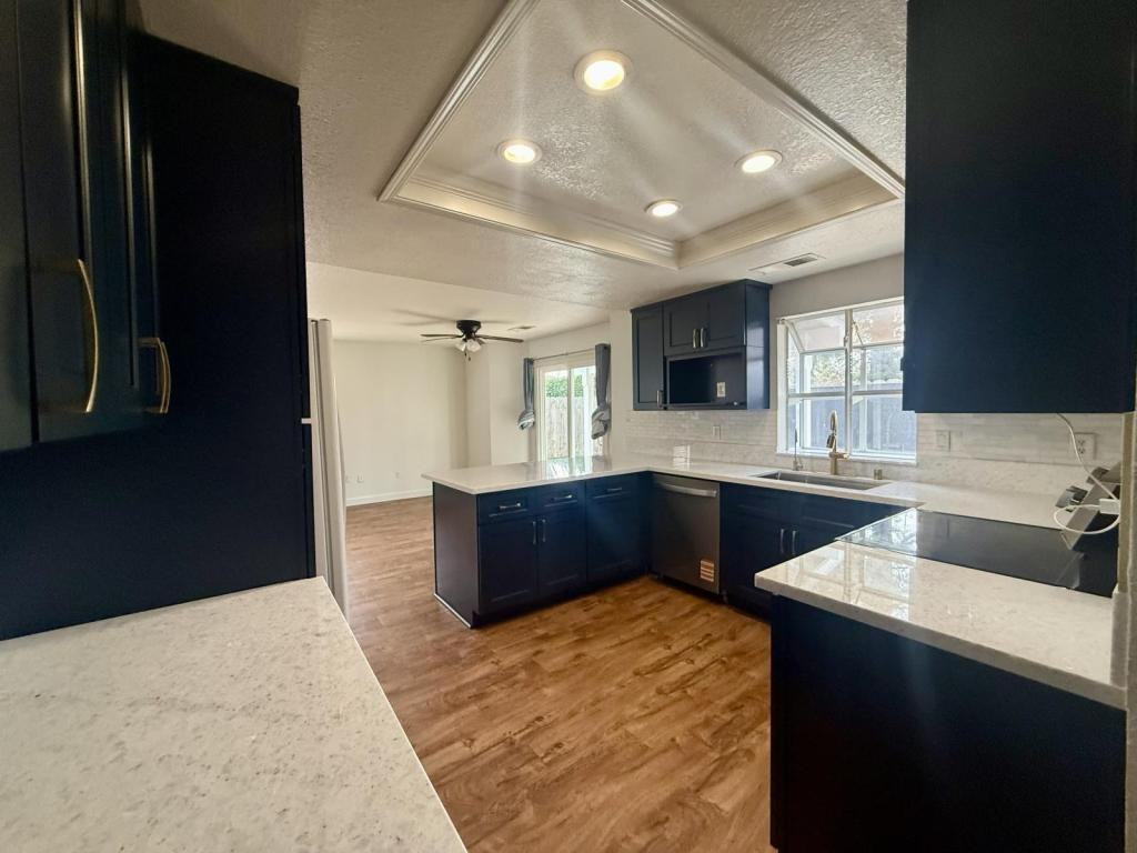 4223 Horizon Ct - Photo 4 of 18