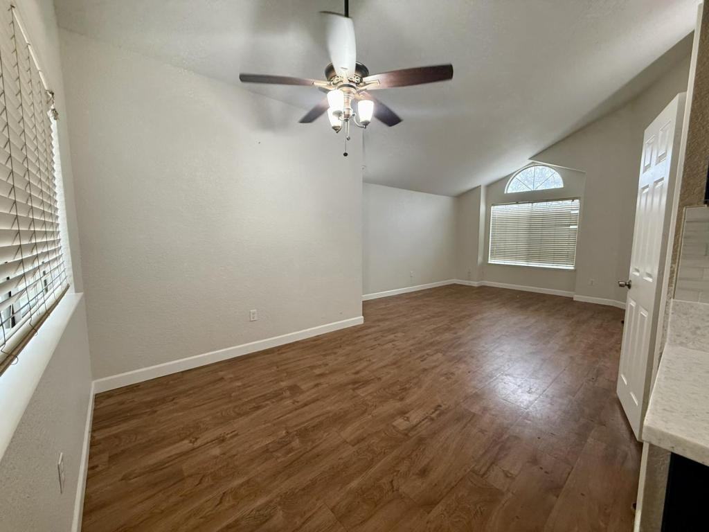 4223 Horizon Ct - Photo 6 of 18