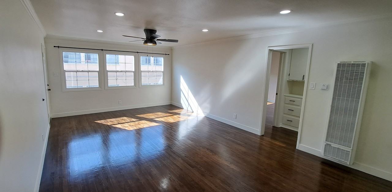 4167 Somerset Drive #6 - Photo 7 of 12