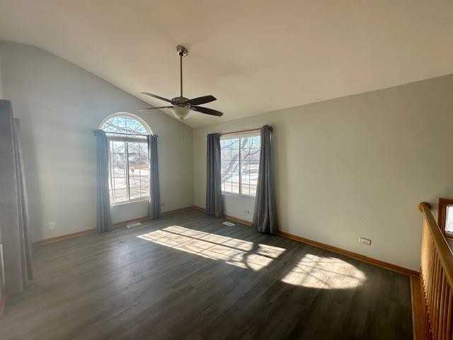 1872 Middlebury Dr - Photo 4 of 17