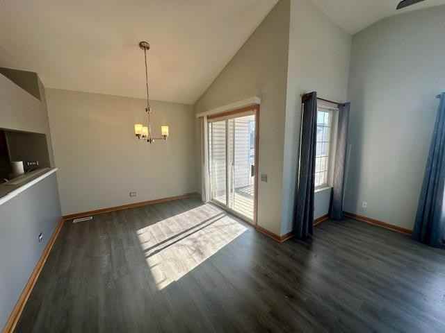 1872 Middlebury Dr - Photo 5 of 17