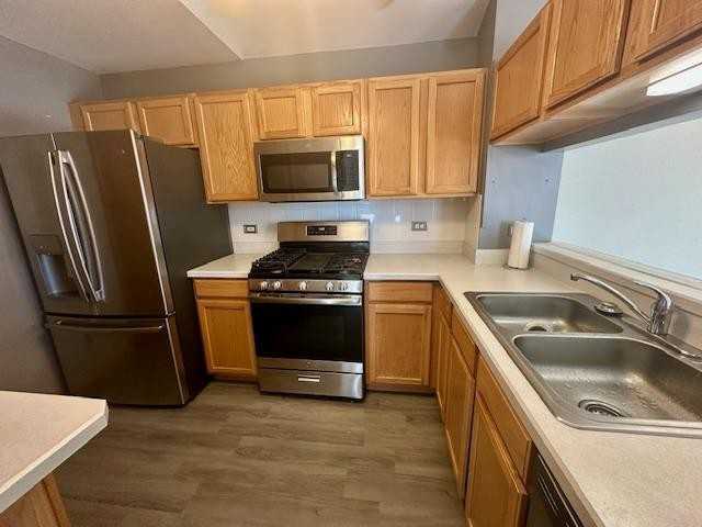 1872 Middlebury Dr - Photo 6 of 17