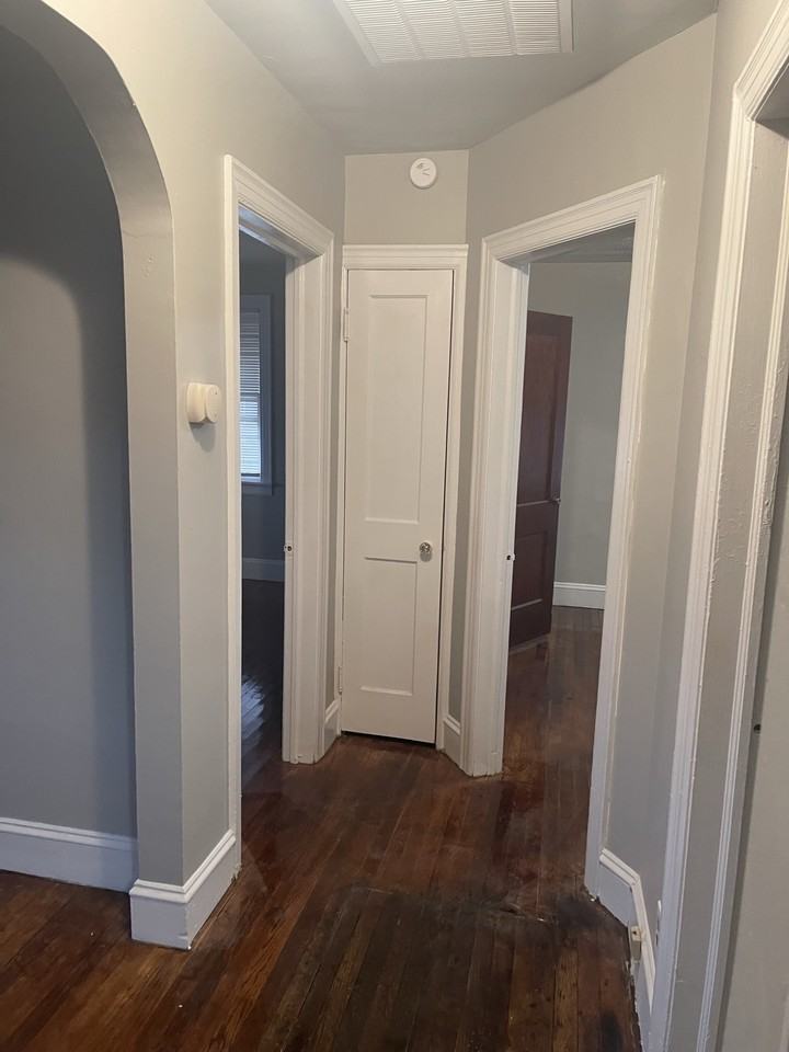 1707 Dinwiddie Ave - Photo 4 of 15