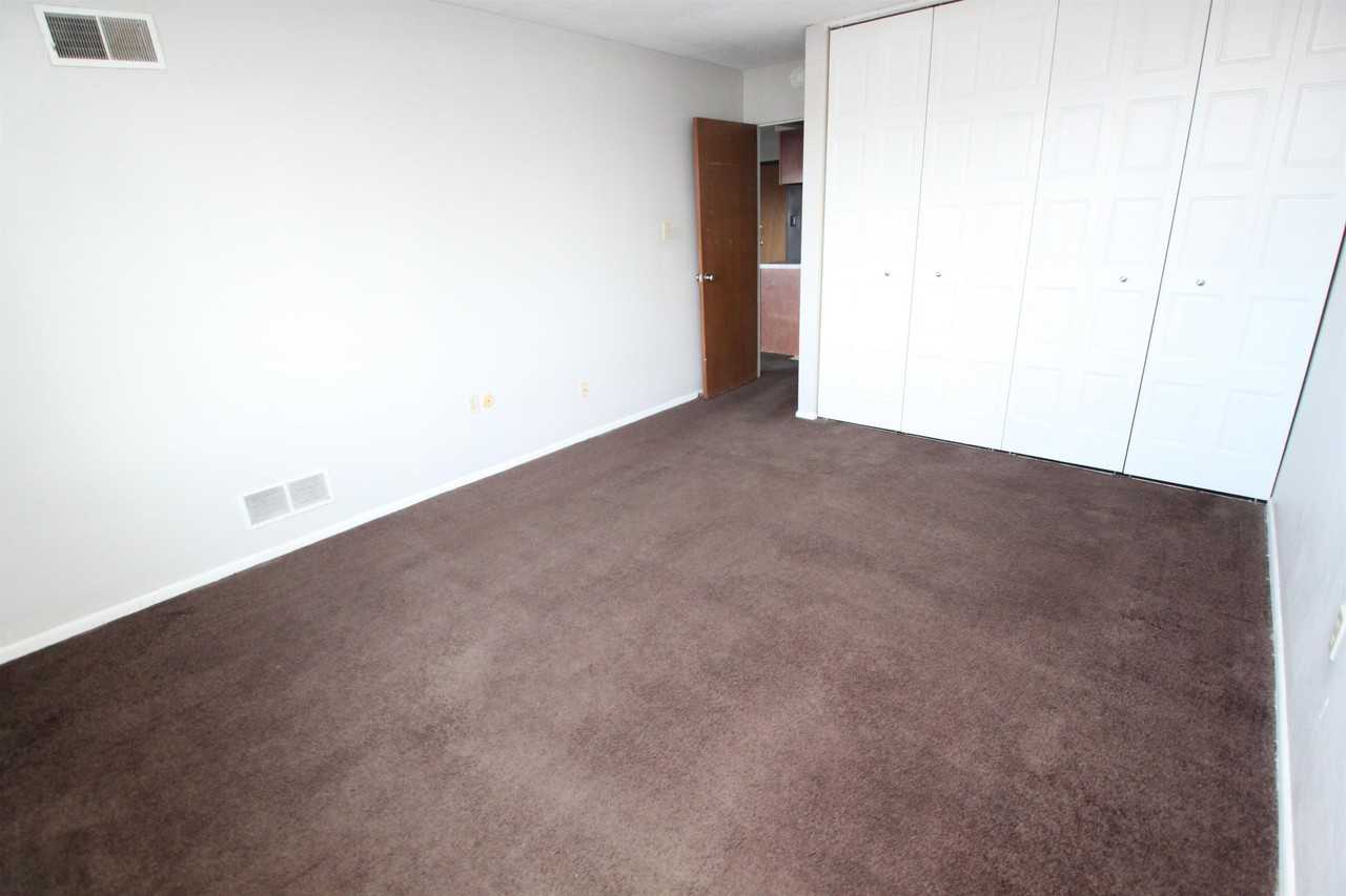 527 Monroe Ave #406 - Photo 6 of 7