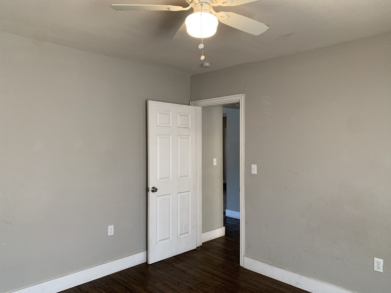 920 Hancock St - Photo 3 of 3