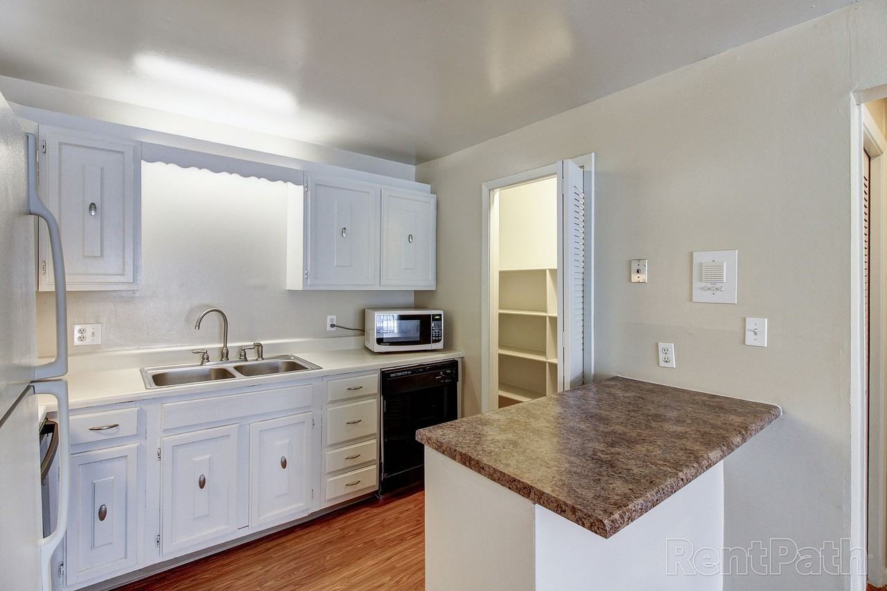 Mandalay On Pacific - Photo 2 of 32