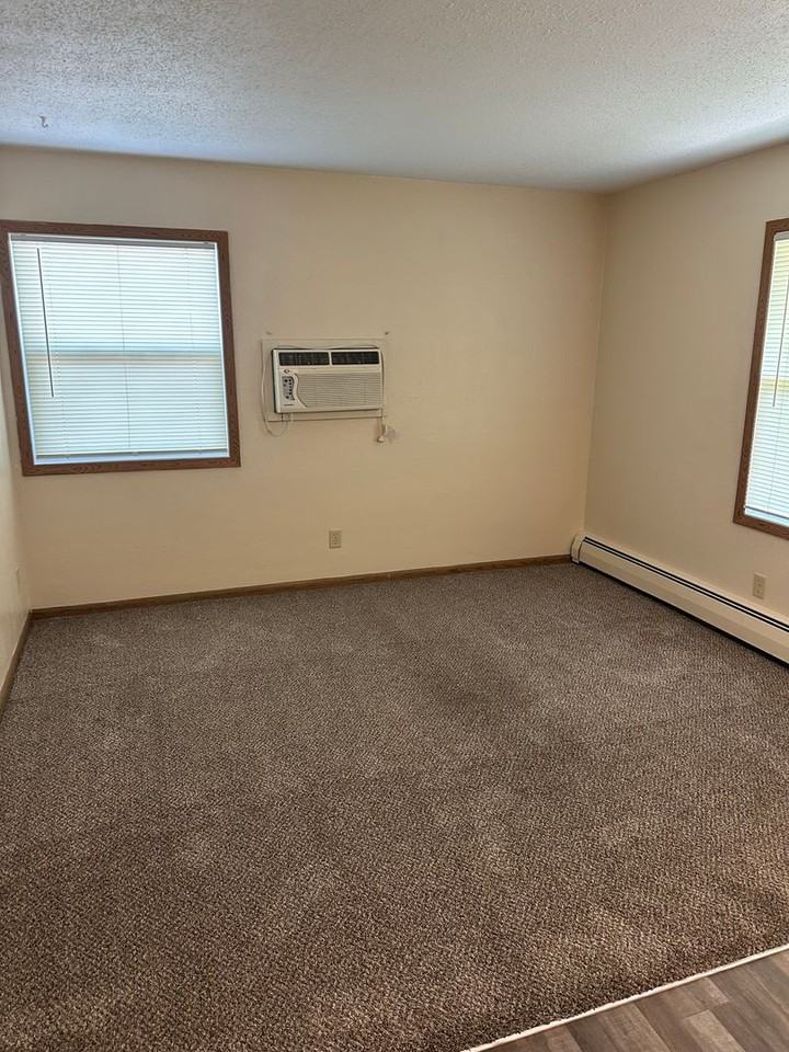 1604 16th St Se #6 - Photo 4 of 7