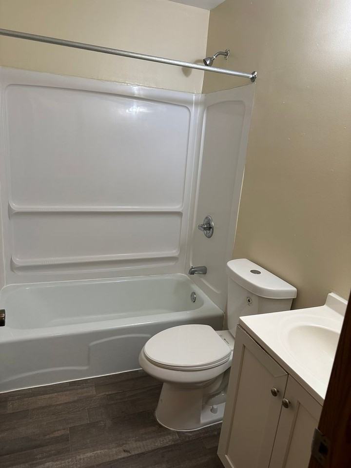 1604 16th St Se #6 - Photo 5 of 7