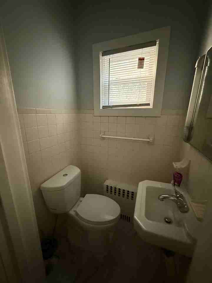 307 W 18th St #2 - Photo 2 of 12