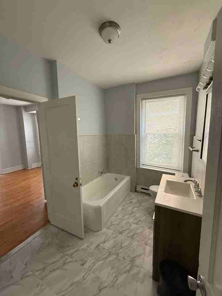 307 W 18th St #2 - Photo 3 of 12