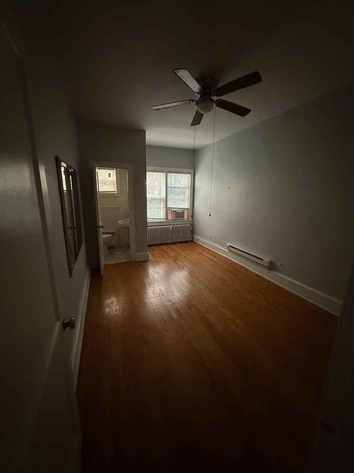 307 W 18th St #2 - Photo 6 of 12