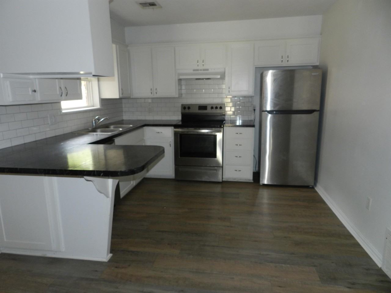 413 Nw 69th St - Photo 3 of 9