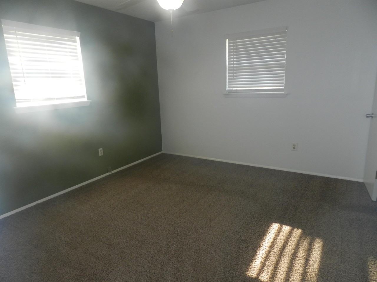 413 Nw 69th St - Photo 7 of 9