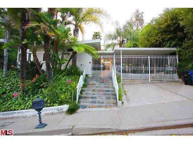 2283 San Ysidro Dr - Photo 2 of 26