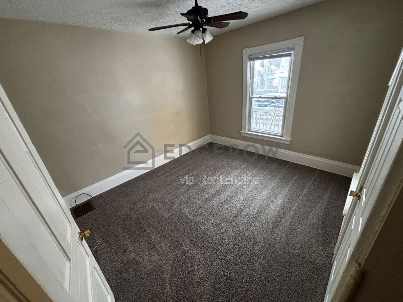 635 Lafayette Ave Ne #1 - Photo 6 of 8