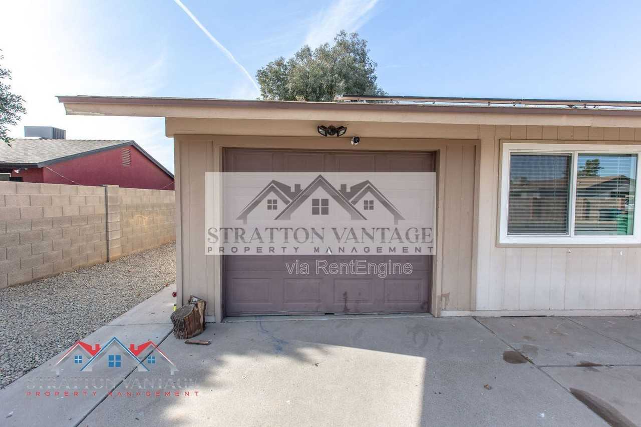 1314 S 78th St - Photo 4 of 42