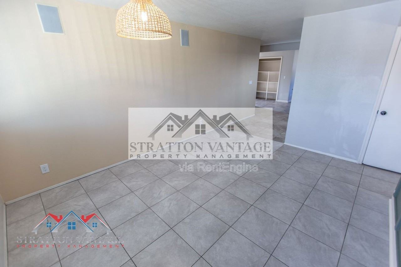 1314 S 78th St - Photo 6 of 42