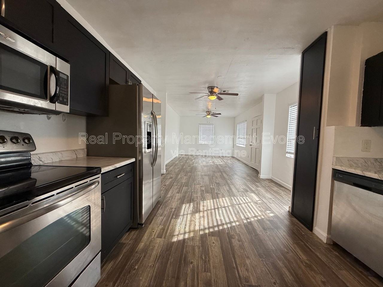 3422 E Taylor St - Photo 6 of 20