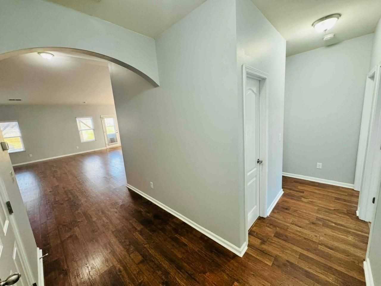 1136 Doby Springs Dr - Photo 4 of 9