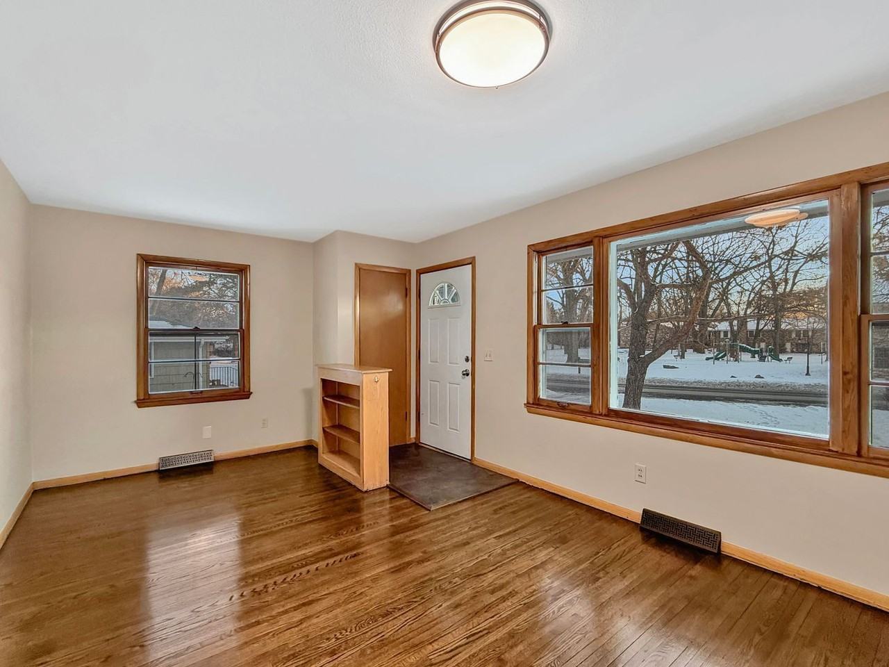 1618 Natchez Ave S #1616 - Photo 3 of 15