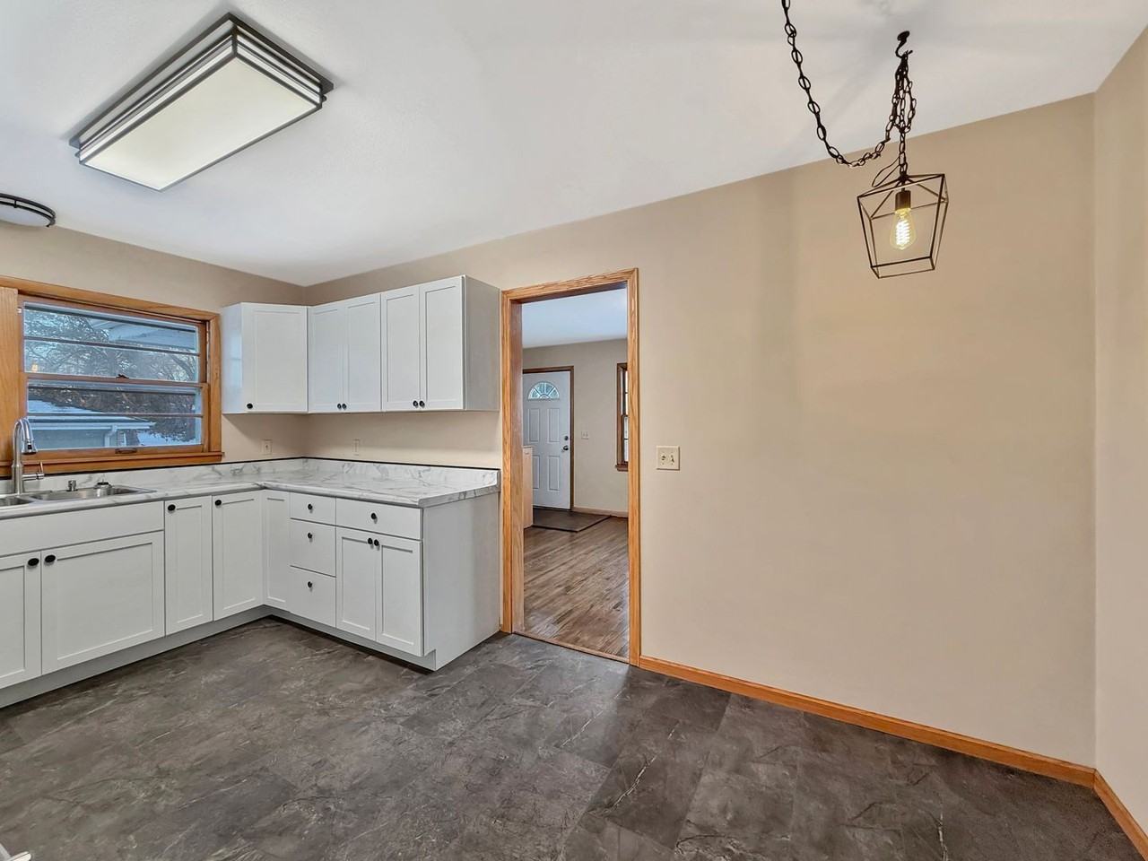 1618 Natchez Ave S #1616 - Photo 4 of 15