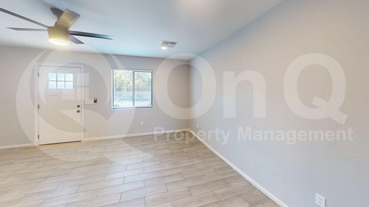 3619 E Felix Blvd #1 - Photo 6 of 15