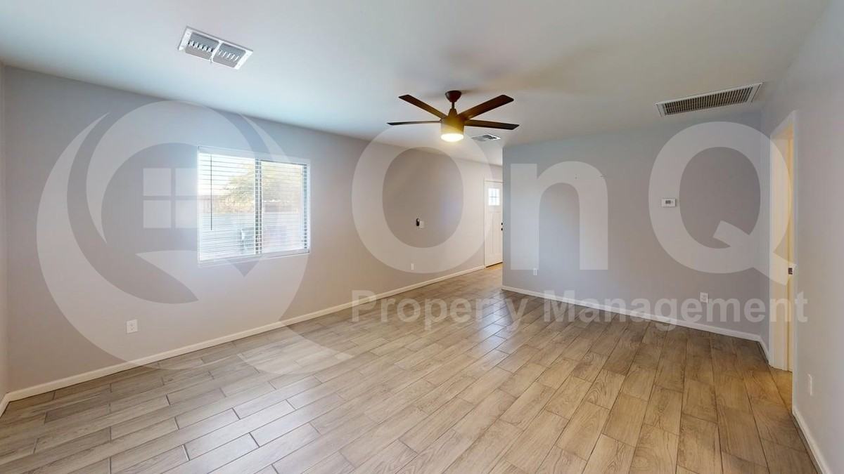 3619 E Felix Blvd #1 - Photo 7 of 15